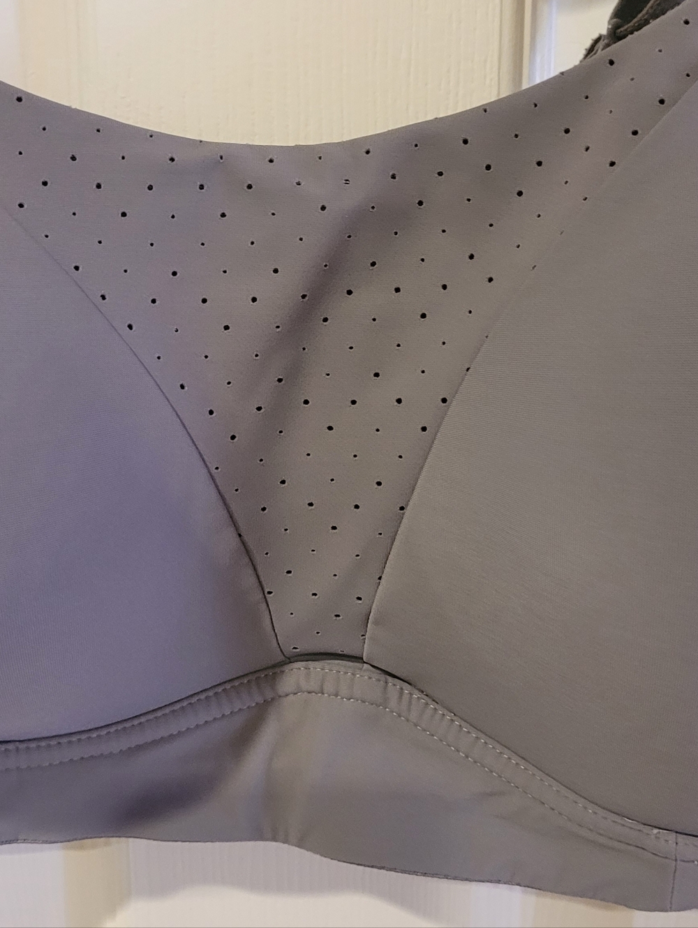 lululemon athletica Gray Molded-Cup Wireless Sports Bra - Picture 3 of 5